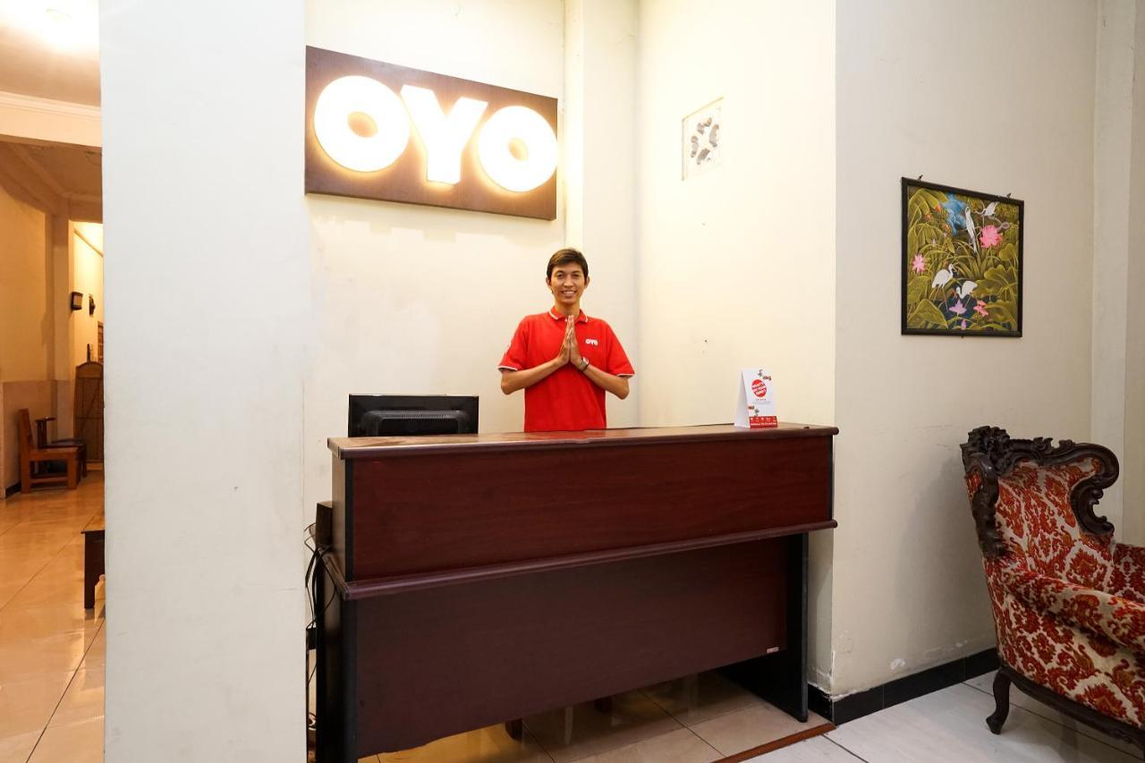 Kartika Syariah Homestay By Stayku Surabaya Buitenkant foto