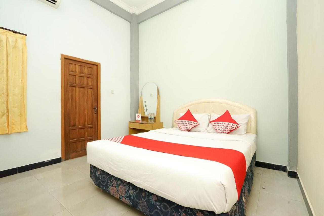 Kartika Syariah Homestay By Stayku Surabaya Buitenkant foto