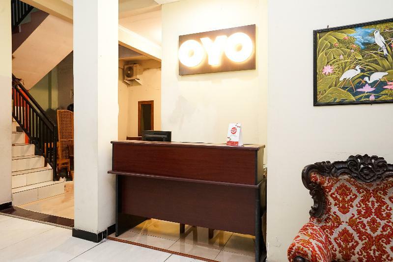 Kartika Syariah Homestay By Stayku Surabaya Buitenkant foto