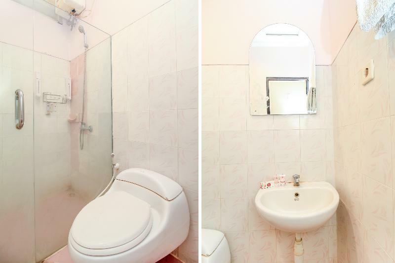 Kartika Syariah Homestay By Stayku Surabaya Buitenkant foto